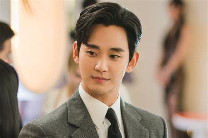Actor Kim Soohyun to star in tvN drama ‘Psycho but It’s Okay’