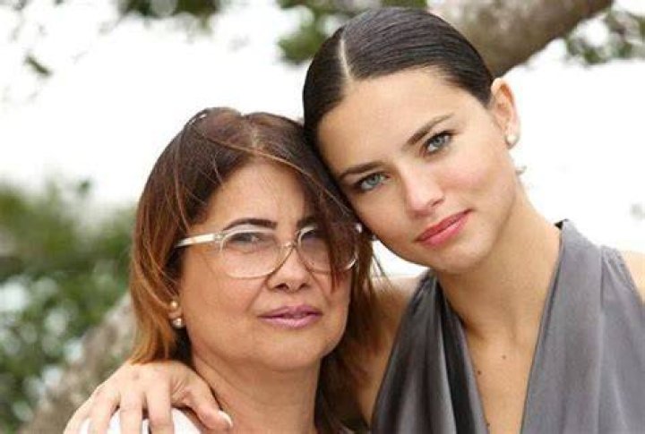 Adriana Lima & her Mom Adriana lima, Adriana, Celebrities