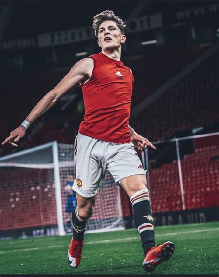 Alejandro Garnacho 'real threat' as Scholes explains why Man
