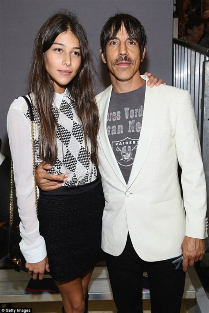 Anthony Kiedis and gf