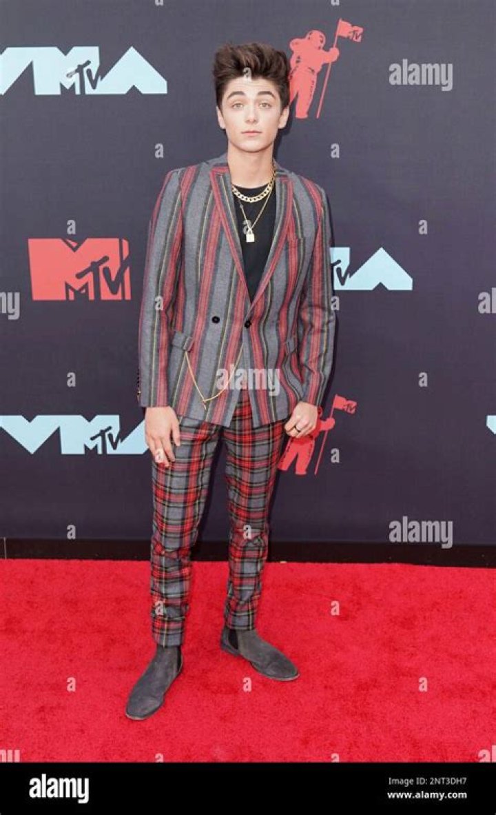Asher Angel at the 2019 Teen Choice Awards Best Pictures From the