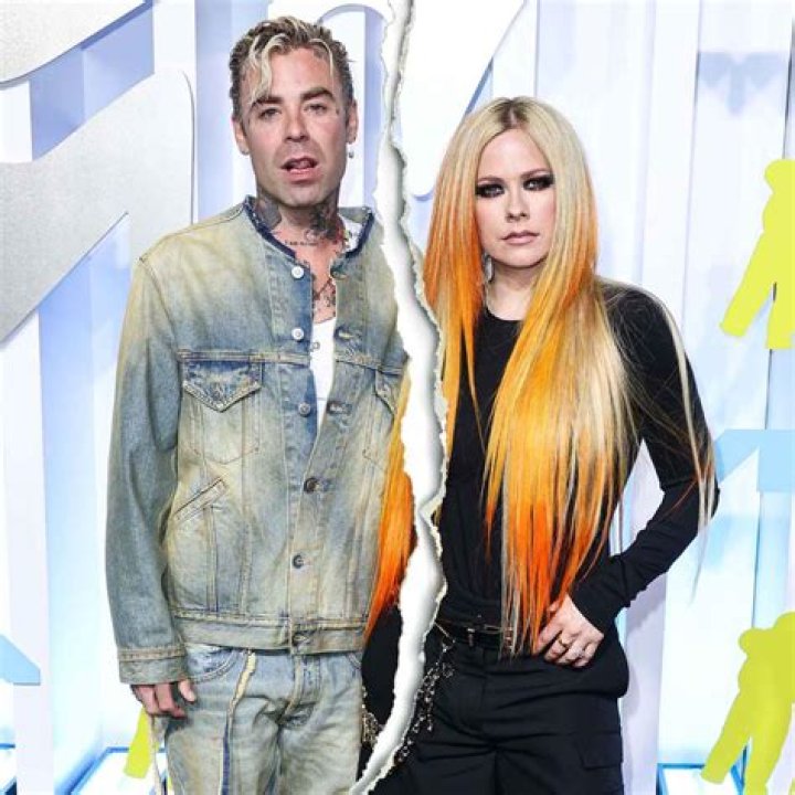 Avril Lavigne, Mod Sun Split, cancelar el compromiso despu&eacute;s de 2 a&ntilde;os