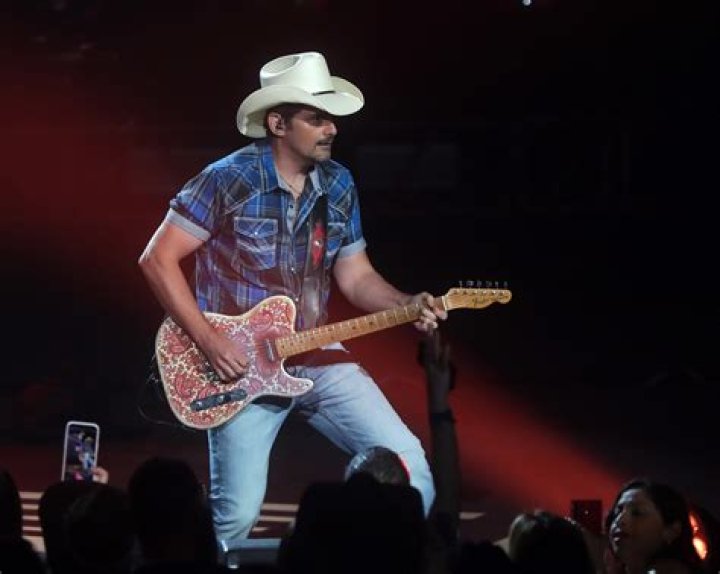 Brad Paisley's Family Journey with Kimberly and 2 Sons (Video)