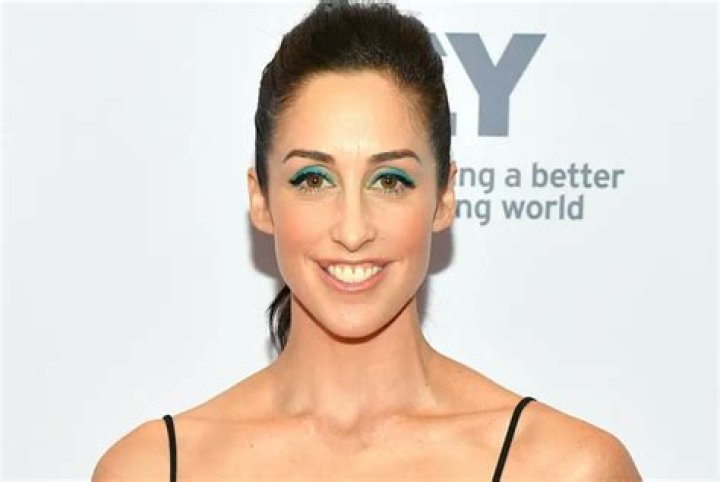 Catherine Reitman Lips Why Are Netizens Going Crazy?