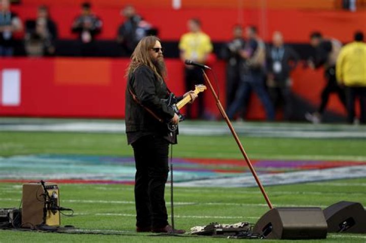 Chris Stapleton Sings National Anthem at Super Bowl LVII Watch