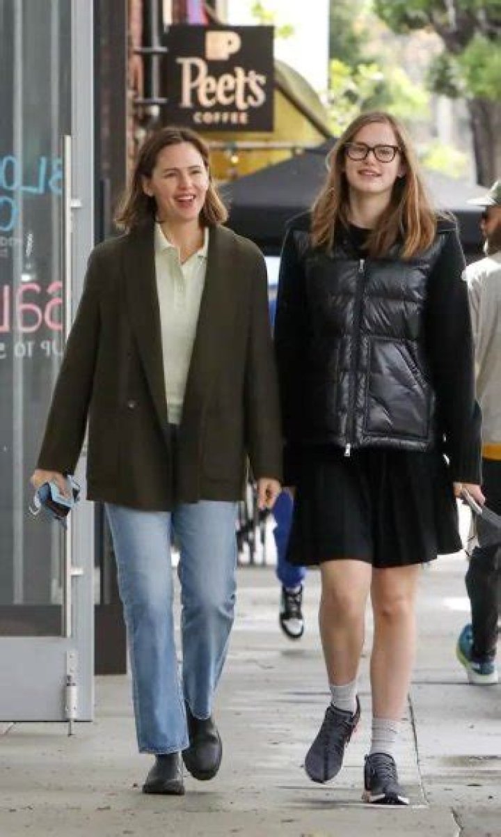 How Tall Is Violet Affleck? Violet Affleck Height, Parents, Children