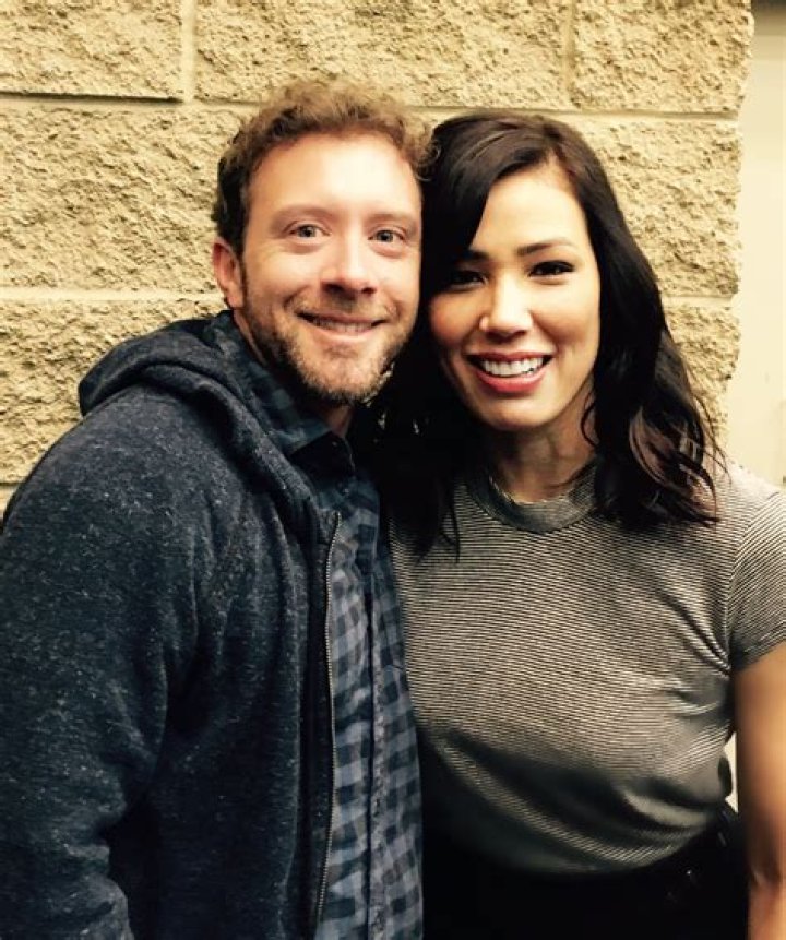 Is Michaela Conlin Married? Or Dating Someone? Know about her Affair