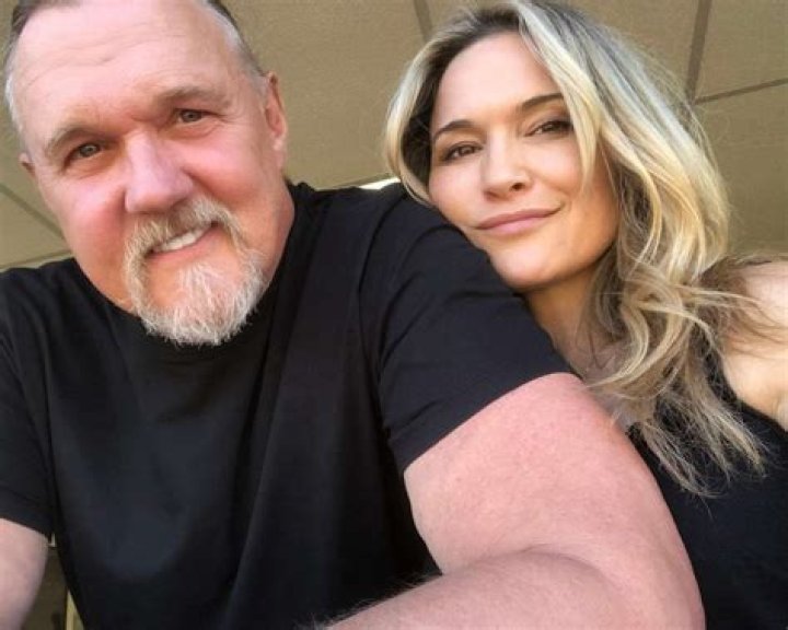 Is Trace Adkins Sick? Does He Sufferings from Cancer? The News Pocket