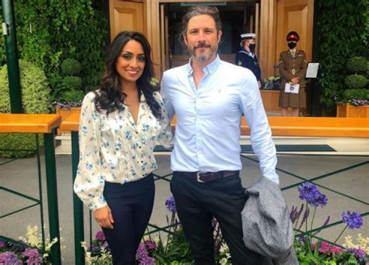 Isa Guha Wiki Married Life With Husband, Family, Salary
