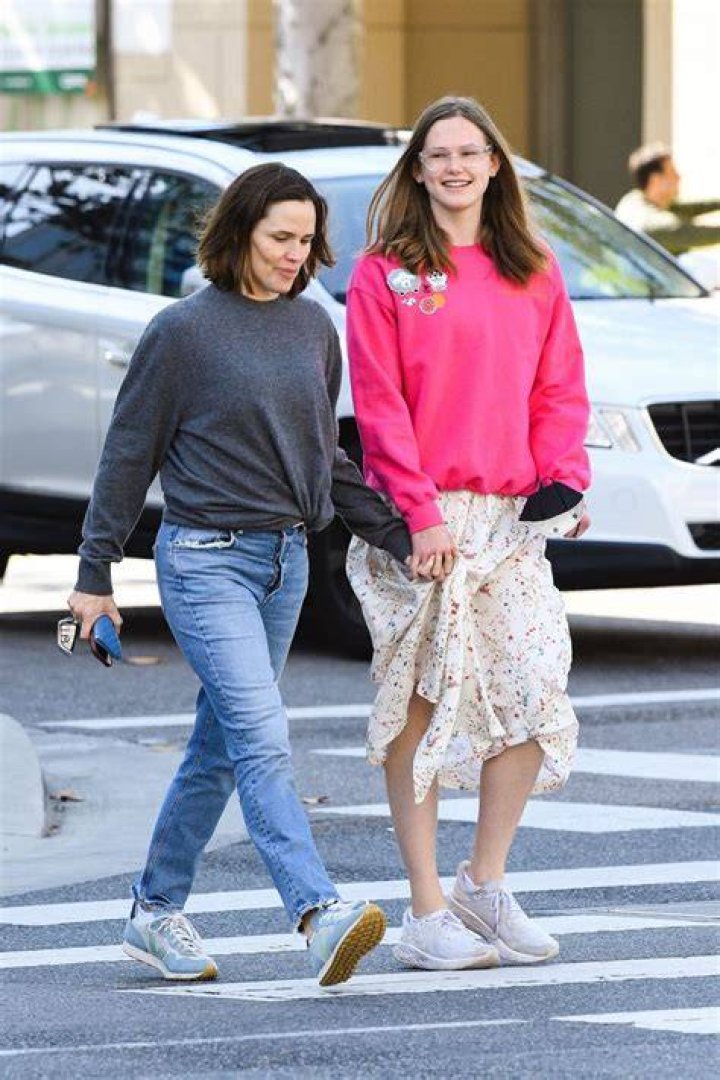 Jennifer Garner With Her Daughter Violet Went To L.A. Shopping!