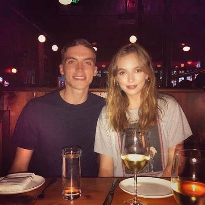 Jodie Comer and boyfriend James Burke pack car in Liverpool Daily