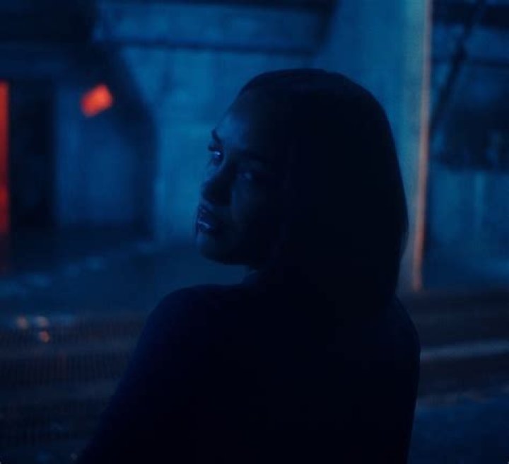 Jorja Smith’s ‘Falling or Flying’ explores relationships and