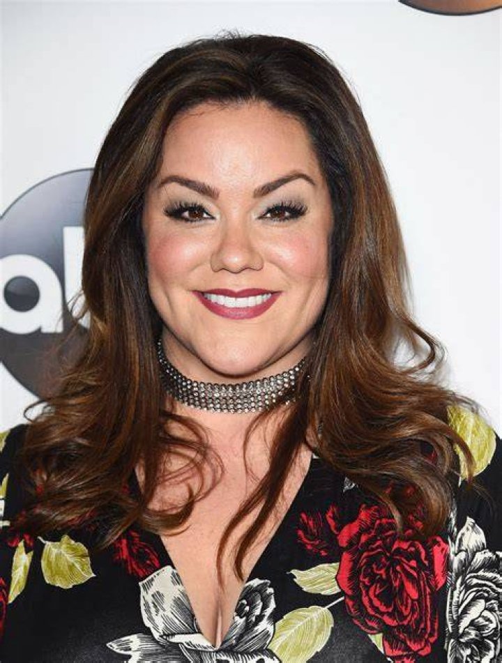 Katy Mixon 2024 dating, net worth, tattoos, smoking & body