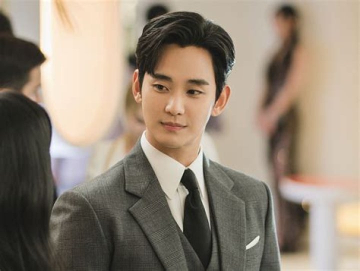 Kim Soo Hyun is the most favorite celebrity in South Korea, Agree