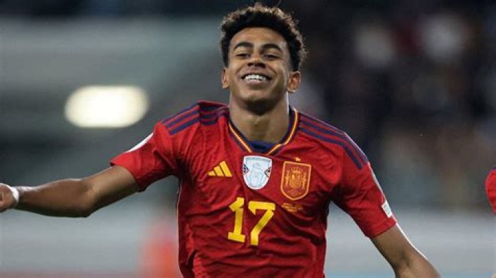Lamine Yamal a devenit cel mai tânăr jucător care a evoluat în La Liga
