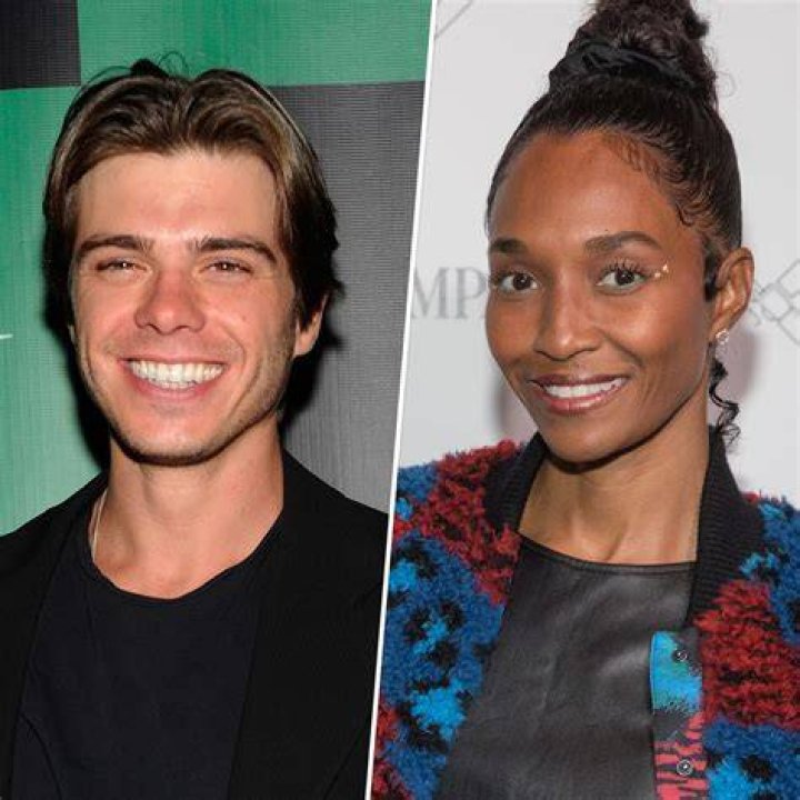 Matthew Lawrence and TLC's Chilli Rock Matching Outfits as They Step