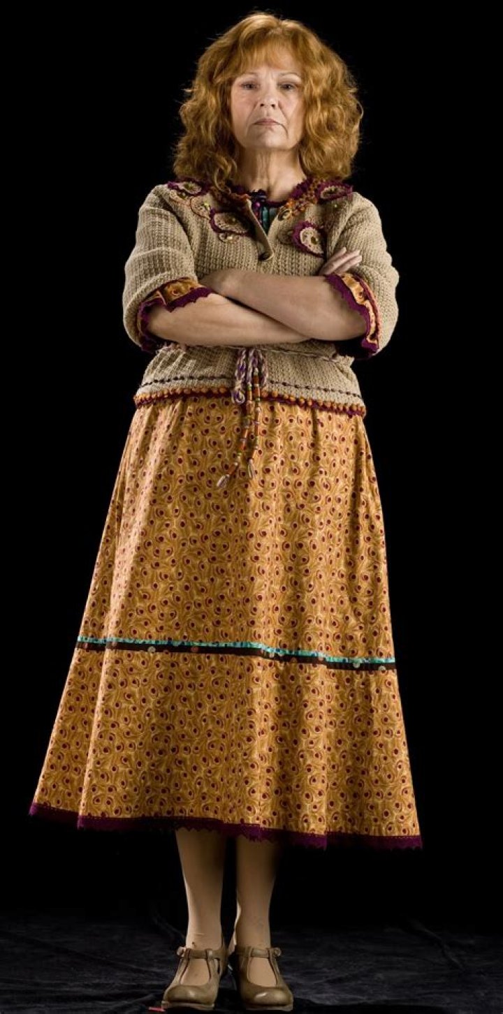 molly Weasley promo The Weasley Family Photo (29833983) Fanpop