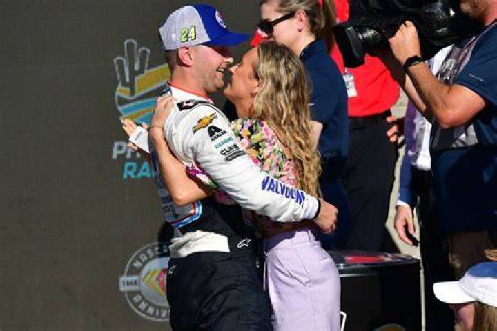 NASCAR title race all in the family for William Byron, Ryan Blaney (and