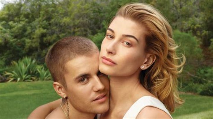 Oh So Cute Justin Bieber And Hailey Bieber's Cuddle Moment Wins