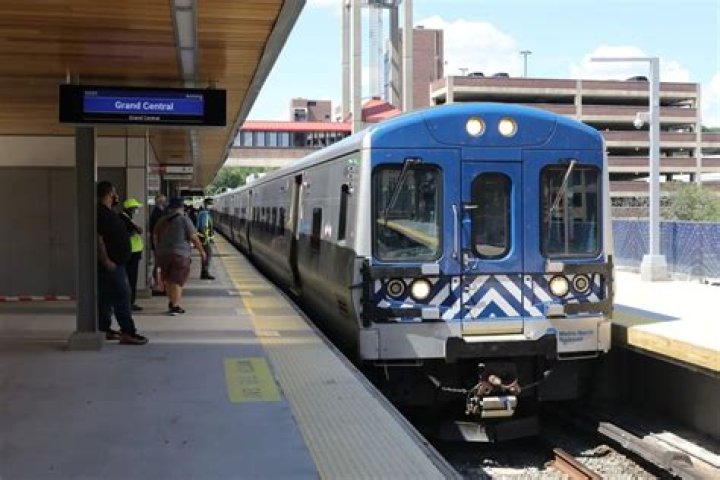 [Please read description!] Metro north to grand central departing