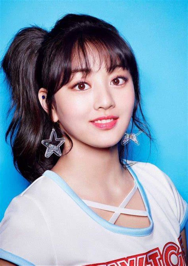 TWICE Jihyo's Younger Sister Is Set To Make Her Acting Debut, And
