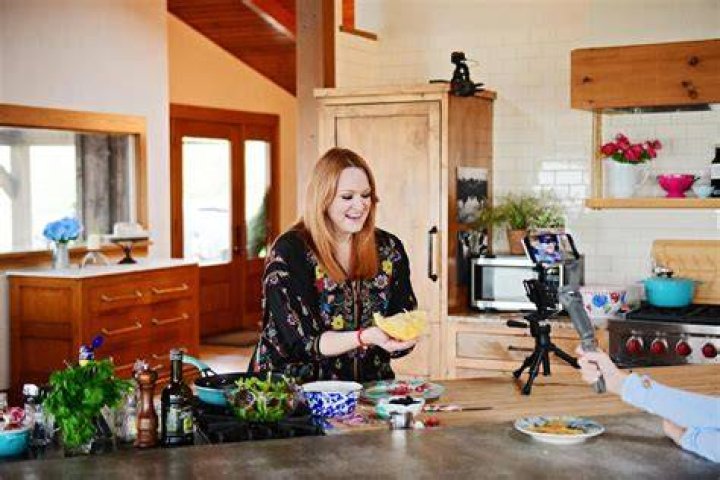 What does Pioneer Woman keep in her kitchen all the time? Ree Drummond