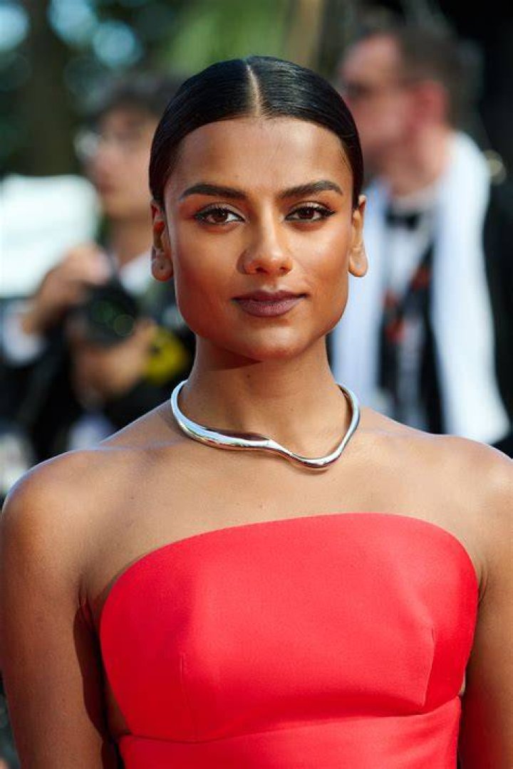 Who is Simone Ashley? Bio, Age, Career, Height, Education, Net worth
